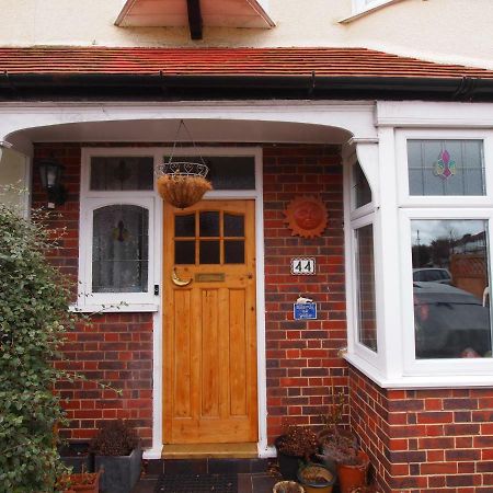 Friendly Home In South London Morden Exterior photo