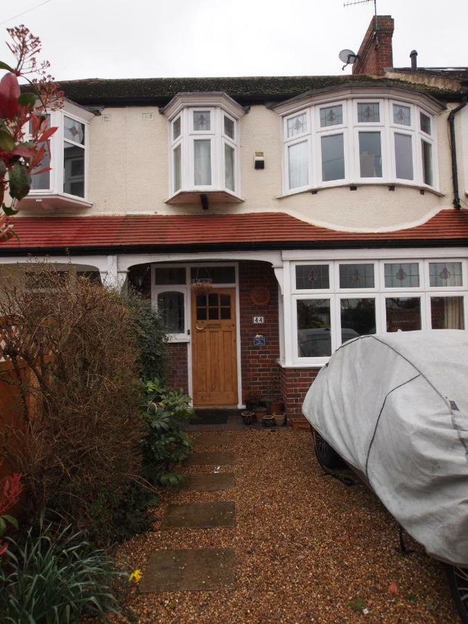 Friendly Home In South London Morden Exterior photo